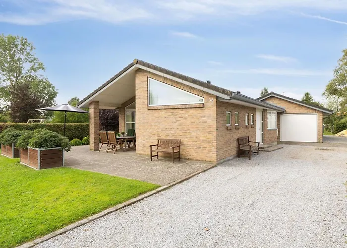 Agneta - 150m From The Sea By Interhome