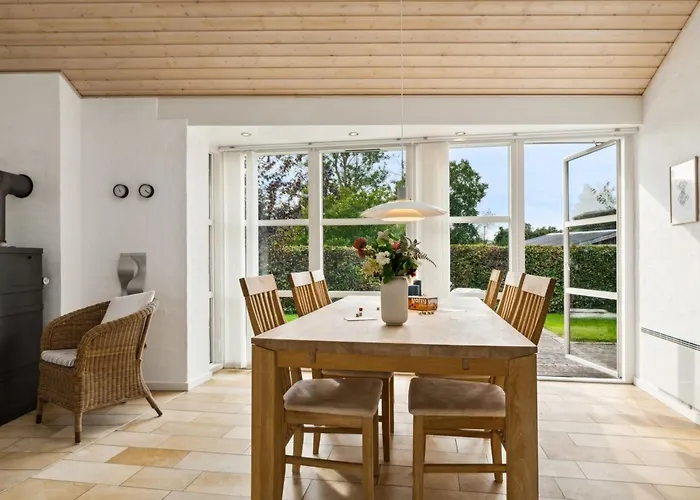 Agneta - 150m From The Sea By Interhome *